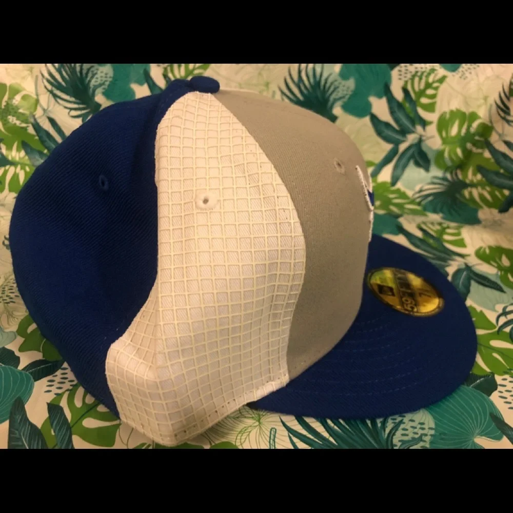 Chicago Bulls Windy City goat fitted hat sizes 71/4 and 75/8